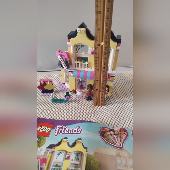 Lego Friends 41427 Emma's Fashion Shop - Picture 2 of 4